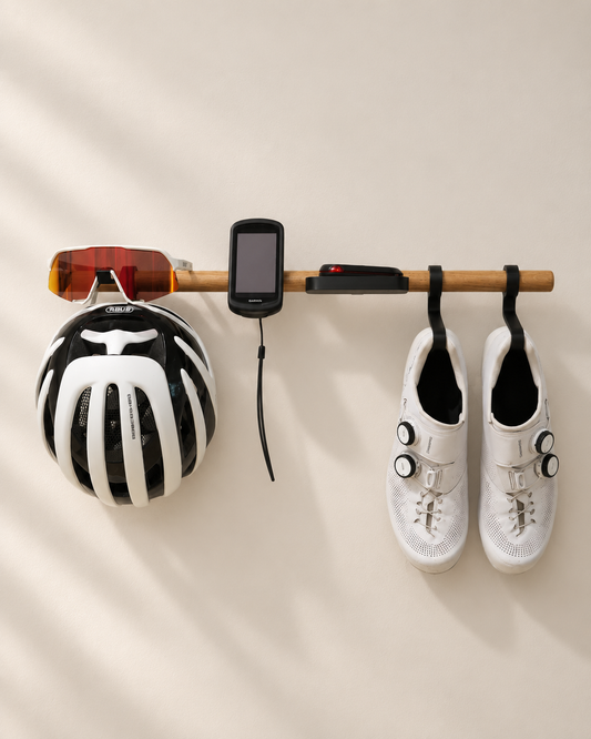 Bar 600 A oak wall rack displaying a cycling helmet, phone holder and shoe hooks