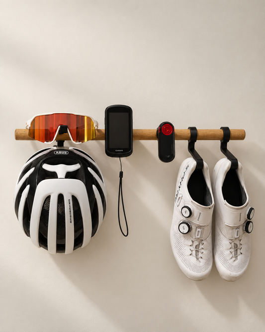 Bar 600 B with a cycling helmet, phone holder and shoe holders on the 600 mm oak rail