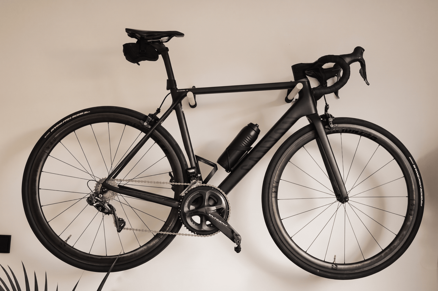 Wall Mount for Road and Gravel Bikes – hero – StudioVelo3D