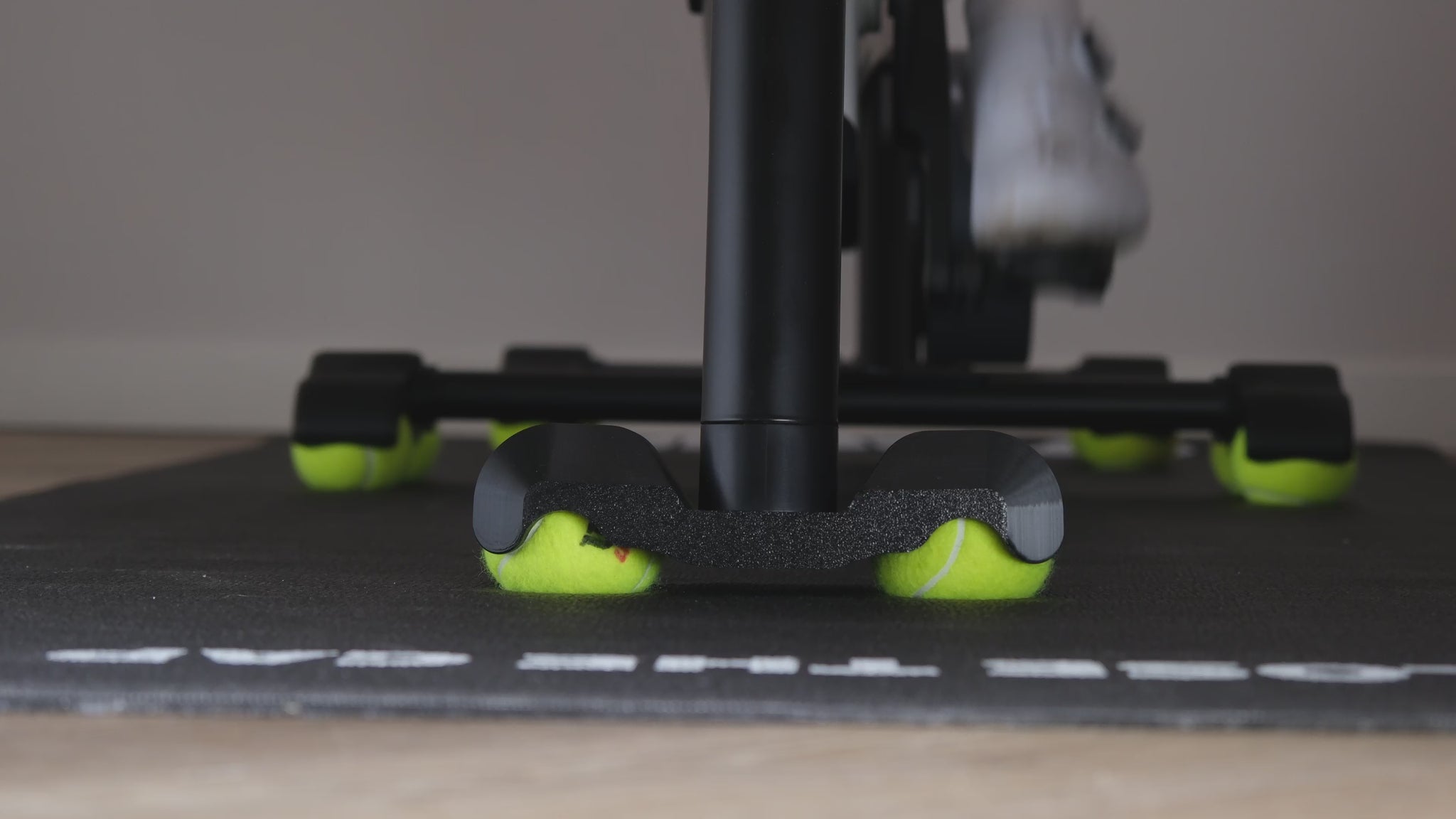 Kickr Core 2 Rocker Feets – Wahoo - StudioVelo3D